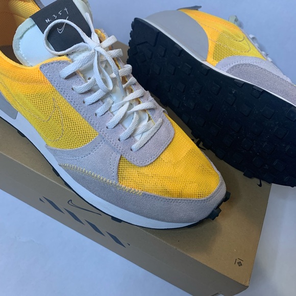 Nike - Picture 2 of 5